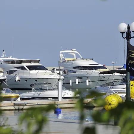 Captain's At Marina Dinevi, Arena 1, Parking Apartment